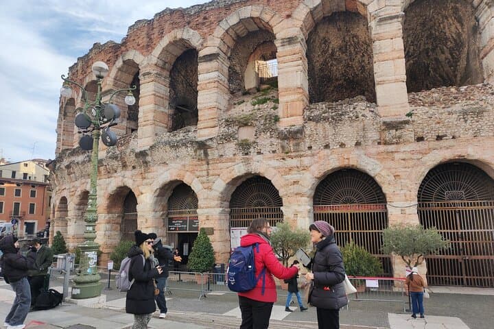 Verona: Tour mit Arena, Seilbahn und optionalen Tickets für Julia — Foto 3