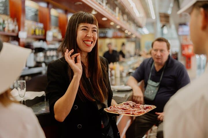 Tour Gastronomico Definitivo di Tapas e Tradizioni di Barcellona