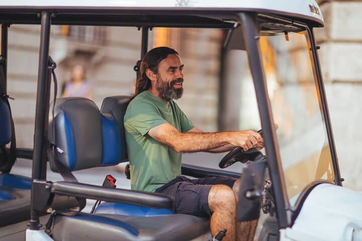 Roma en un Tour Semi-Privado en Golf Cart Máx 6 con Opción Privada
