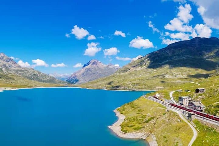 Geführte Bernina-Zugtour nach St. Moritz von Mailand — Foto 3