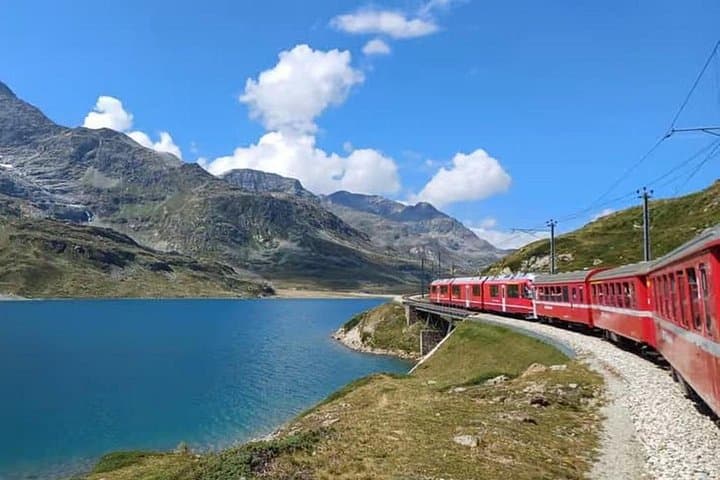 Geführte Bernina-Zugtour nach St. Moritz von Mailand — Foto 4