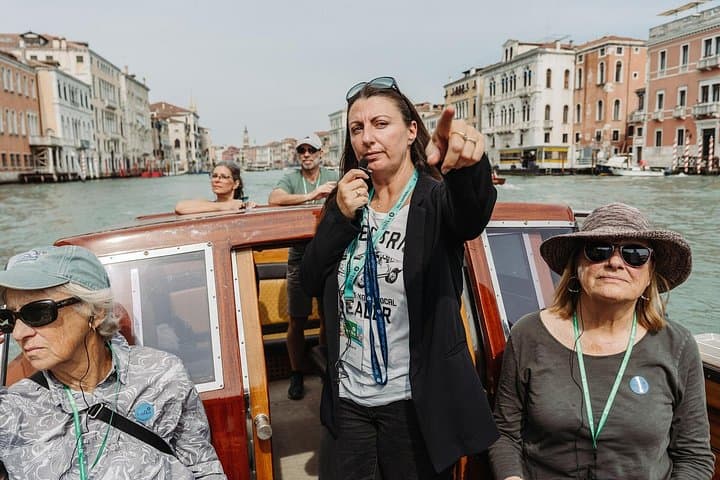Bootstour durch den Canal Grande in Venedig mit lokalem Guide — Foto 2
