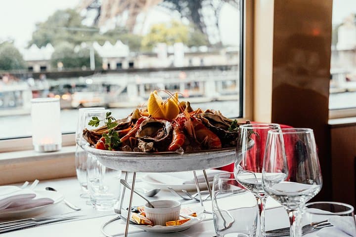 Pranzo in Crociera dalla Torre Eiffel