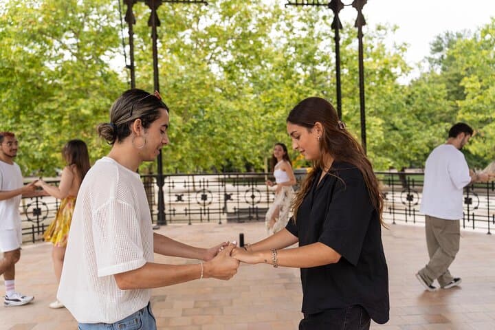 Cours de Salsa et Bachata au Parc El Retiro — photo 5