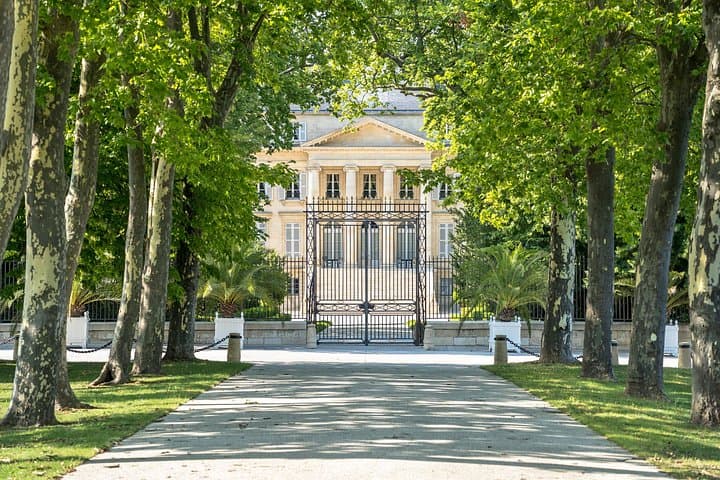 Trasferimento Privato da Bordeaux al Médoc verso Châteaux Iconici — foto 4