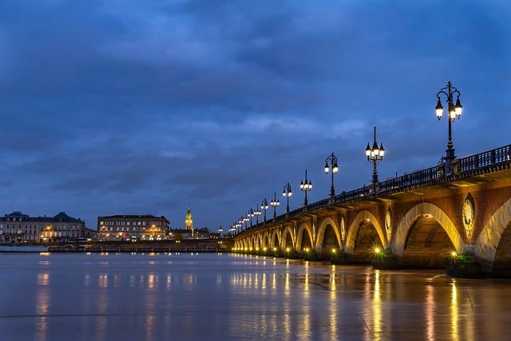 Bordeaux Night Tour: Private Evening Highlights Experience — photo 3