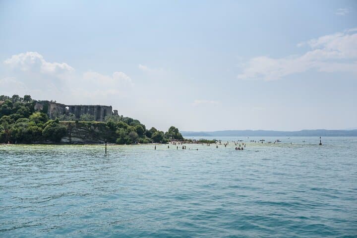 Tour in barca sulla costa est verso Sirmione da Peschiera — foto 2