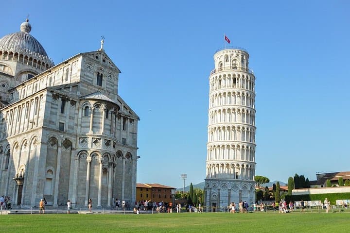 Tour a piedi con biglietto per la Torre Pendente e il Duomo di Pisa