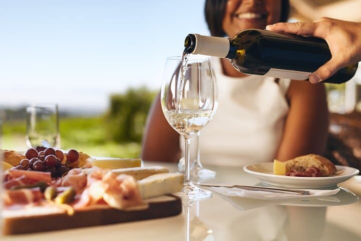 Weinverkostung & Mittagessen am Vesuv: Weingut-Tour ab Neapel — Foto 4