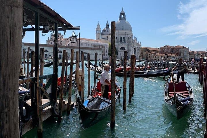 Paseo en góndola en grupo pequeño por Venecia con el Gran Canal y canales secundarios — foto 5
