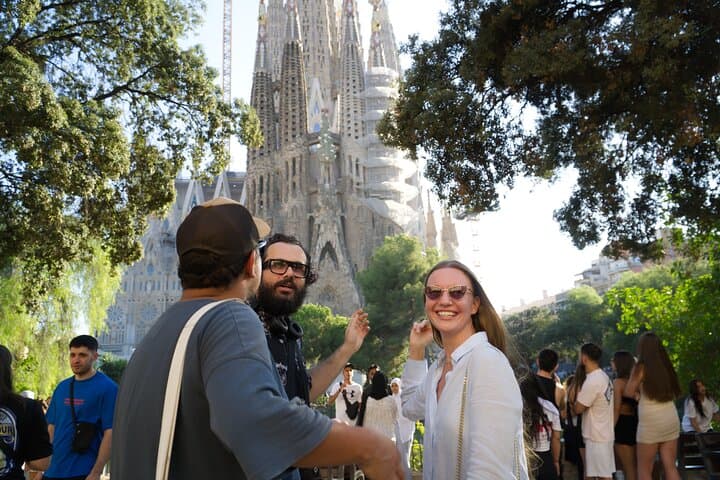 Barcelona: Sagrada Família, Gaudí & Süßigkeitenverkostung Tour — Foto 2