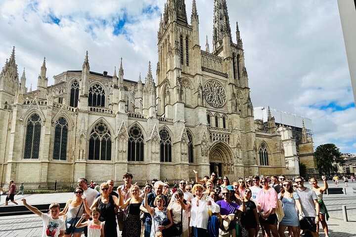 Bordeaux Stadtführung auf Englisch mit einem Glas Wein
