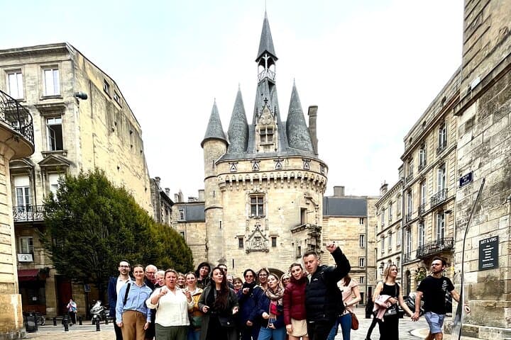 Bordeaux Stadtführung auf Englisch mit einem Glas Wein — Foto 3