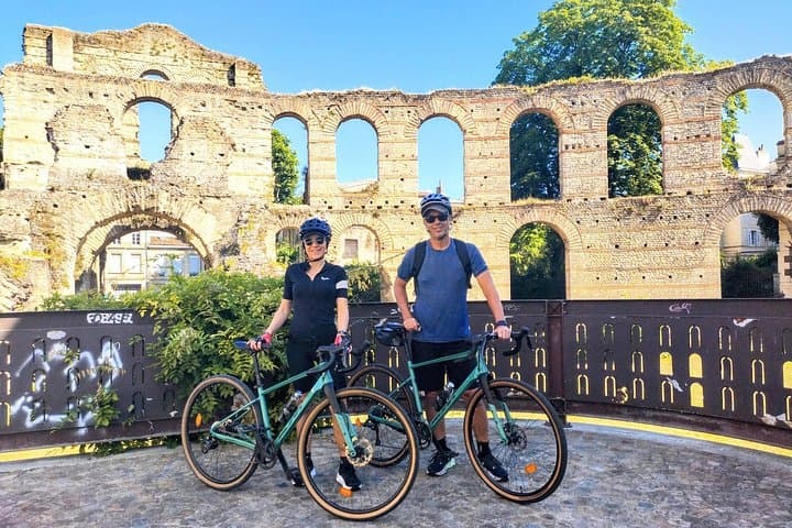 Tour en bicicleta de grava por los monumentos, viñedos y bodegas de Burdeos — foto 2
