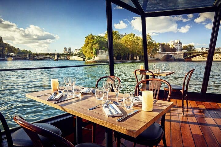 Crucero de Almuerzo por el Río Sena en París — foto 3