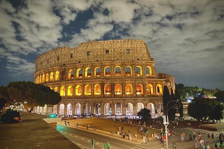 Tour Nocturno en Golf Cart de 2 Horas por Roma con Recogida en el Hotel — foto 3