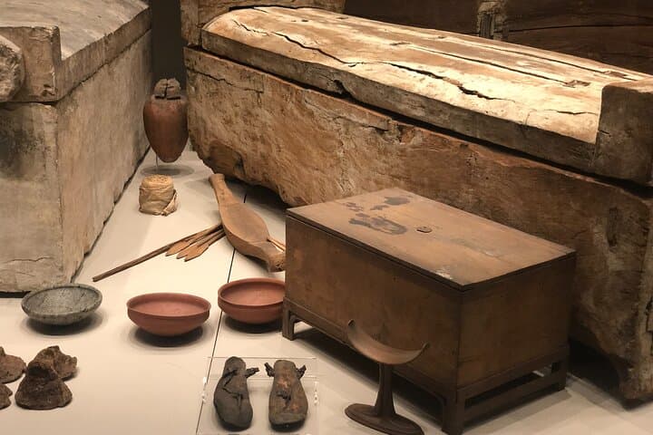 Turín: Tour Guiado en Grupo con Salto de Cola al Museo Egipcio — foto 2