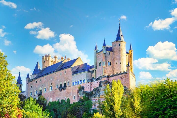 Escursione guidata di un giorno a Segovia e Avila da Madrid