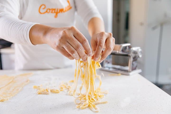 Frische Pasta kochen + Weinverkostung in Bologna