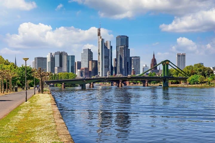Private Tour durch die Altstadt und Skyline von Frankfurt