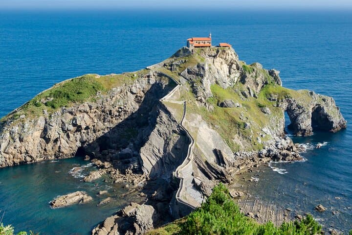 Tour di Lusso a Bilbao: Dragonstone, Guggenheim e Pranzo Deluxe