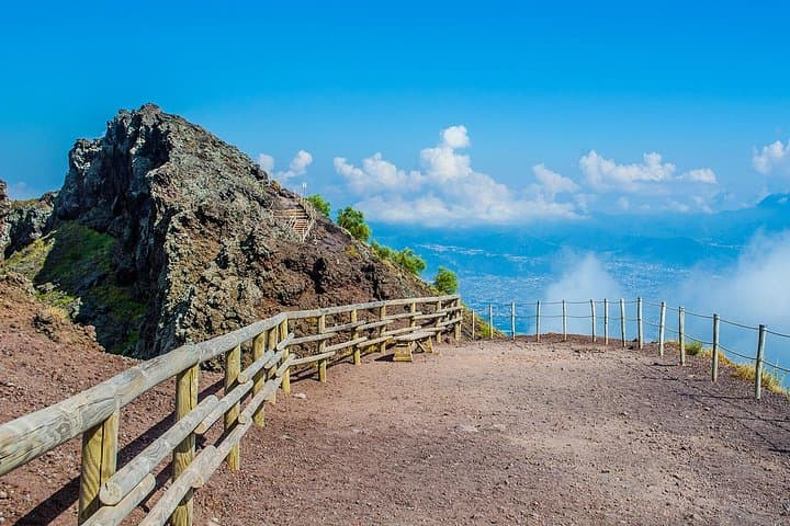 Visite du Cratère du Vésuve sans file d'attente depuis Naples ou Pompéi — photo 4