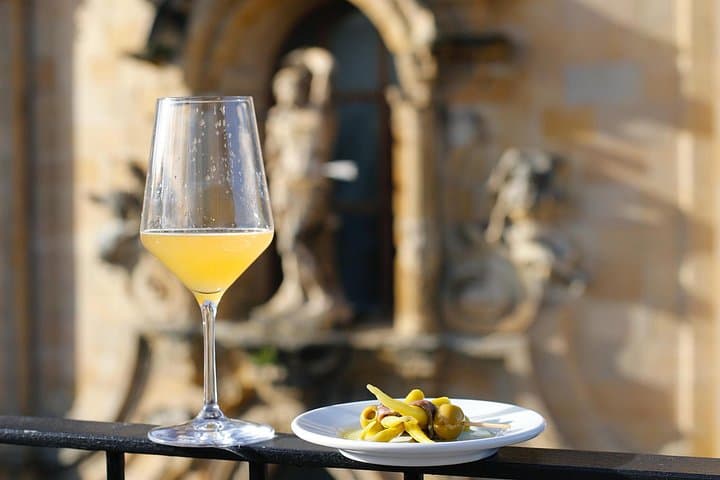 Visite privée de pintxos de luxe avec vins espagnols à Saint-Sébastien
