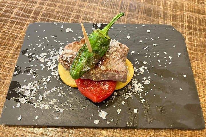 Visite privée de pintxos de luxe avec vins espagnols à Saint-Sébastien — photo 5