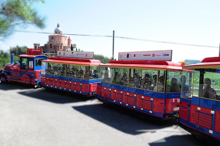 Combo de Autobús Abierto de Bolonia y San Luca Express con vales de comida