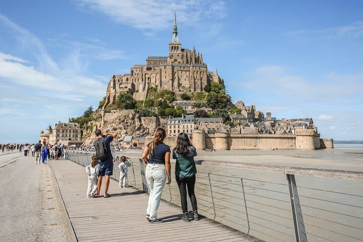 Viaggio di 2 Giorni in Normandia: Spiagge dello Sbarco e Mont St Michel da Parigi — foto 4