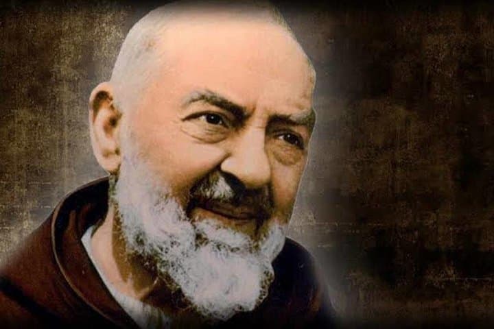 Padre Pio y la Cueva de San Miguel: Tour Privado de Día Completo desde Roma — foto 2