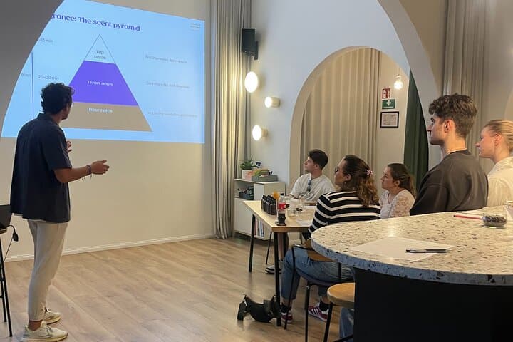 Interaktiver Parfüm-Workshop in München — Foto 4