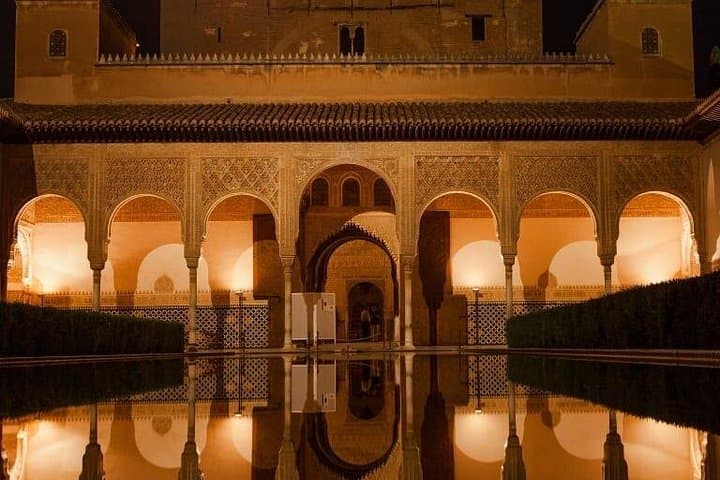 Tour Nocturno Privado de la Alhambra en Granada — foto 4