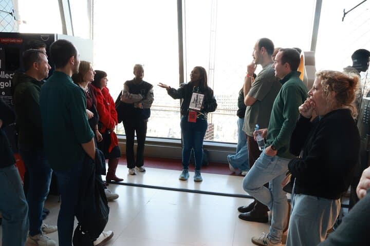 Tour Guidato della Torre Eiffel con Salita a Piedi e Opzione di Accesso all'Ultimo Piano in Ascensore — foto 5