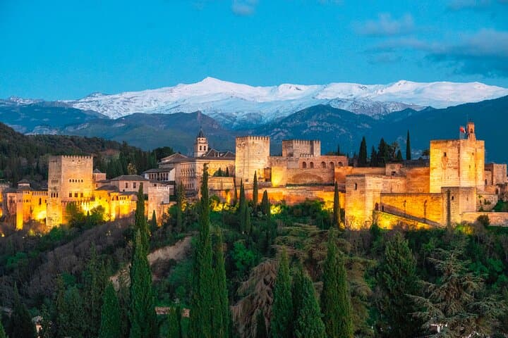 Alhambra-Tickets mit Nasridenpalästen + Touristenbahn