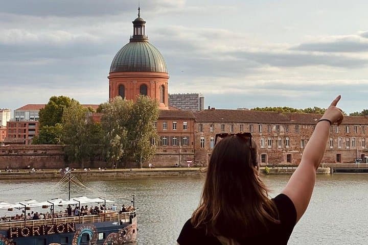 Juego de ruta cultural en el centro histórico de Toulouse