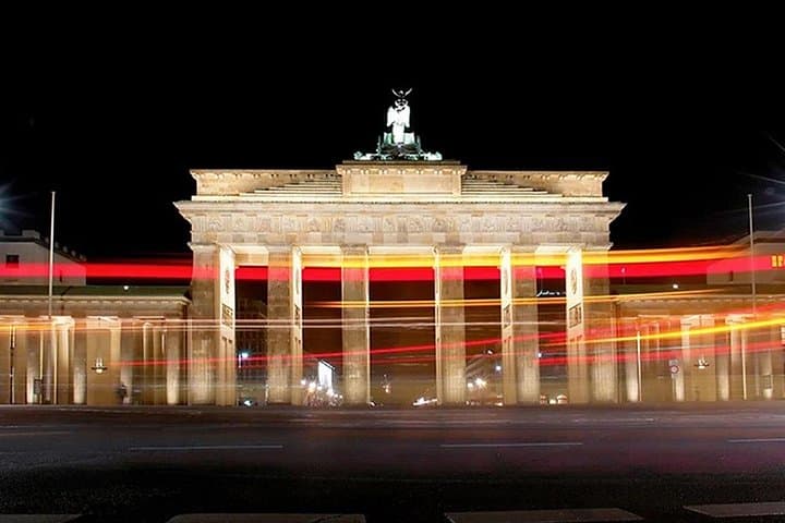 Berlino: Tour delle Luci con Soste Fotografiche e Guida dal Vivo — foto 2