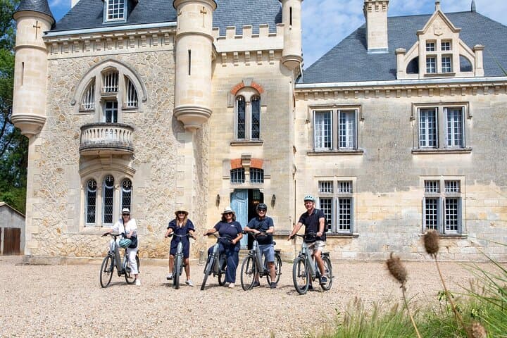 Visite en petit groupe à vélo électrique des vins de Saint-Émilion au départ de Bordeaux — photo 3