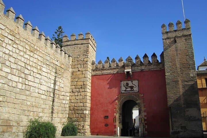 Geführte Tour durch den Alcázar, die Kathedrale, die Giralda und das Barrio de Santa Cruz in Sevilla — Foto 5