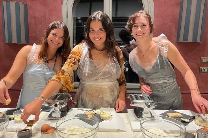 Venedig: Pasta- und Tiramisu-Kochkurs mit feinem Wein — Foto 2