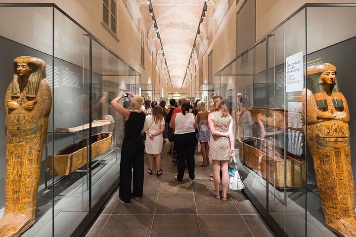 Turín: Tour del Museo Egipcio y Aperitivo en un Café Icónico — foto 2