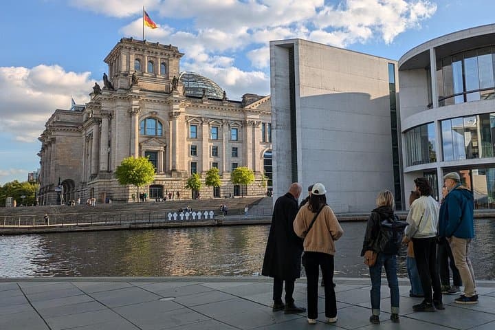 Tour Espresso del Distretto Governativo con Visita al Reichstag e alla Cupola — foto 2
