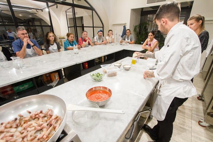 Kochkurs für Pasta oder Pizza in Rom mit Gelato & Wein