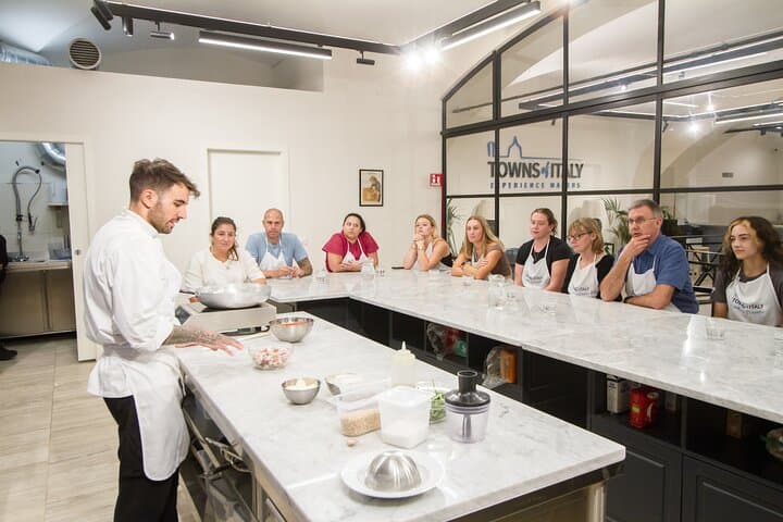 Kochkurs für Pasta oder Pizza in Rom mit Gelato & Wein — Foto 2