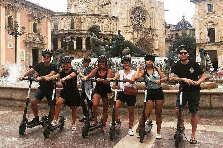Tour Privato in E-scooter alla Città delle Arti e delle Scienze — foto 5