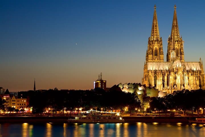 Tour Guiado en Colonia: Historia y Cultura