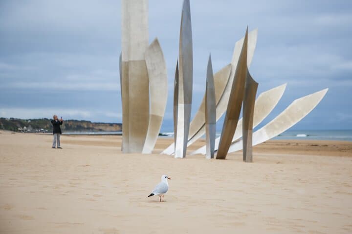 Excursión de un día a las playas del Día D en Normandía y el Cementerio Americano desde París — foto 2