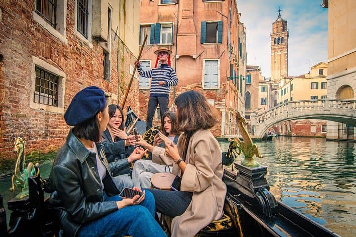 Venedig Gondelfahrt: 30-minütige klassische Kanalerfahrung — Foto 4