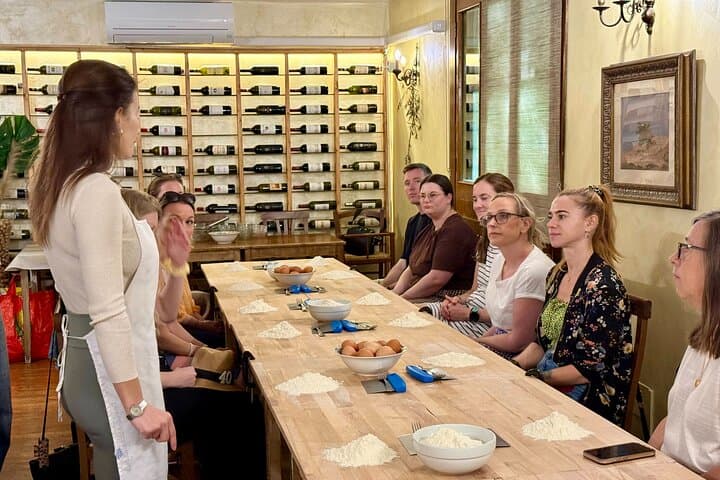 Florenz Pasta- und Tiramisu-Kochkurs mit Wein — Foto 3