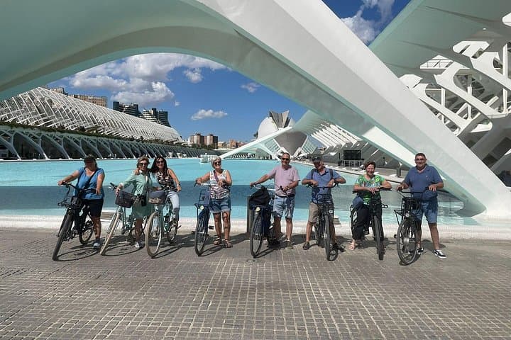 Valencia: Tour in E-Bike dal Centro Storico alla Città delle Arti — foto 5